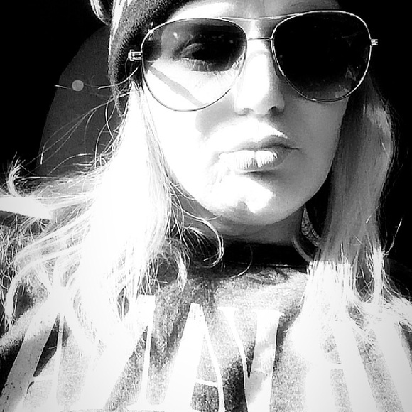 Meet your Posher, Sarah - Picture 3 of 5